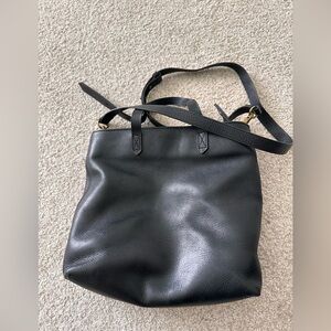 Madewell The Zip-Top Transport Crossbody bag in True Black leather